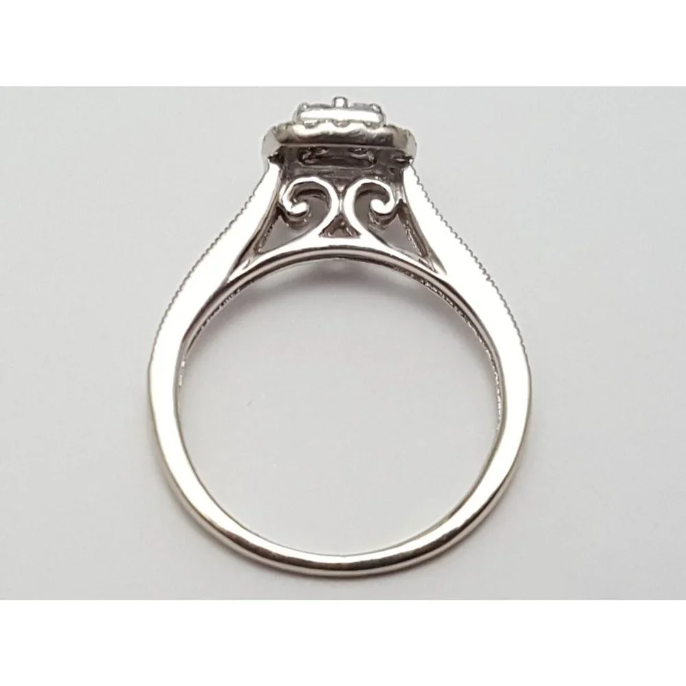 Beautiful 10K Karat Solid White Gold Designer Round Cut Diamond Engagement Ring